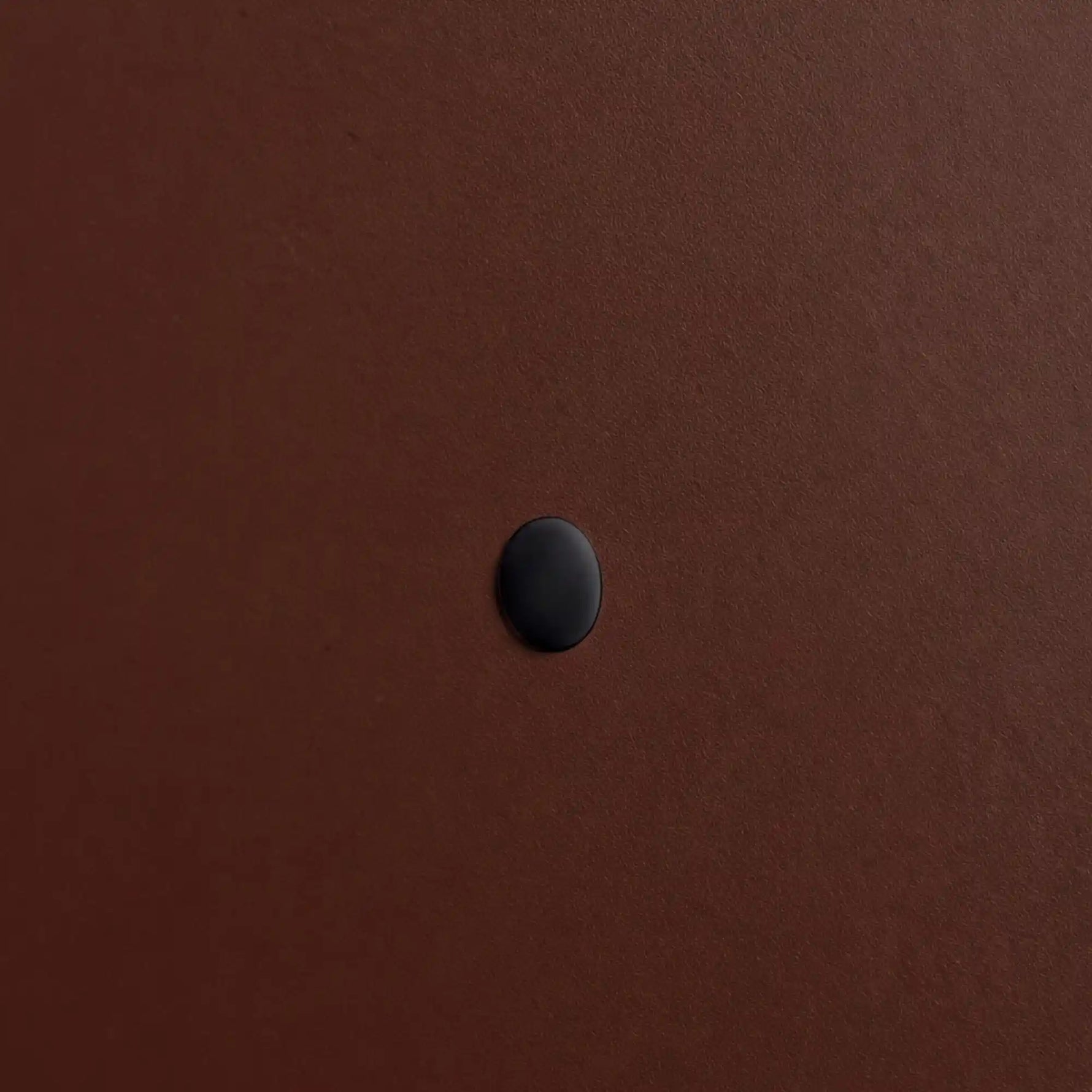 Cache-vis noir installé sur un meuble PILOTIS
::visuel:noir
