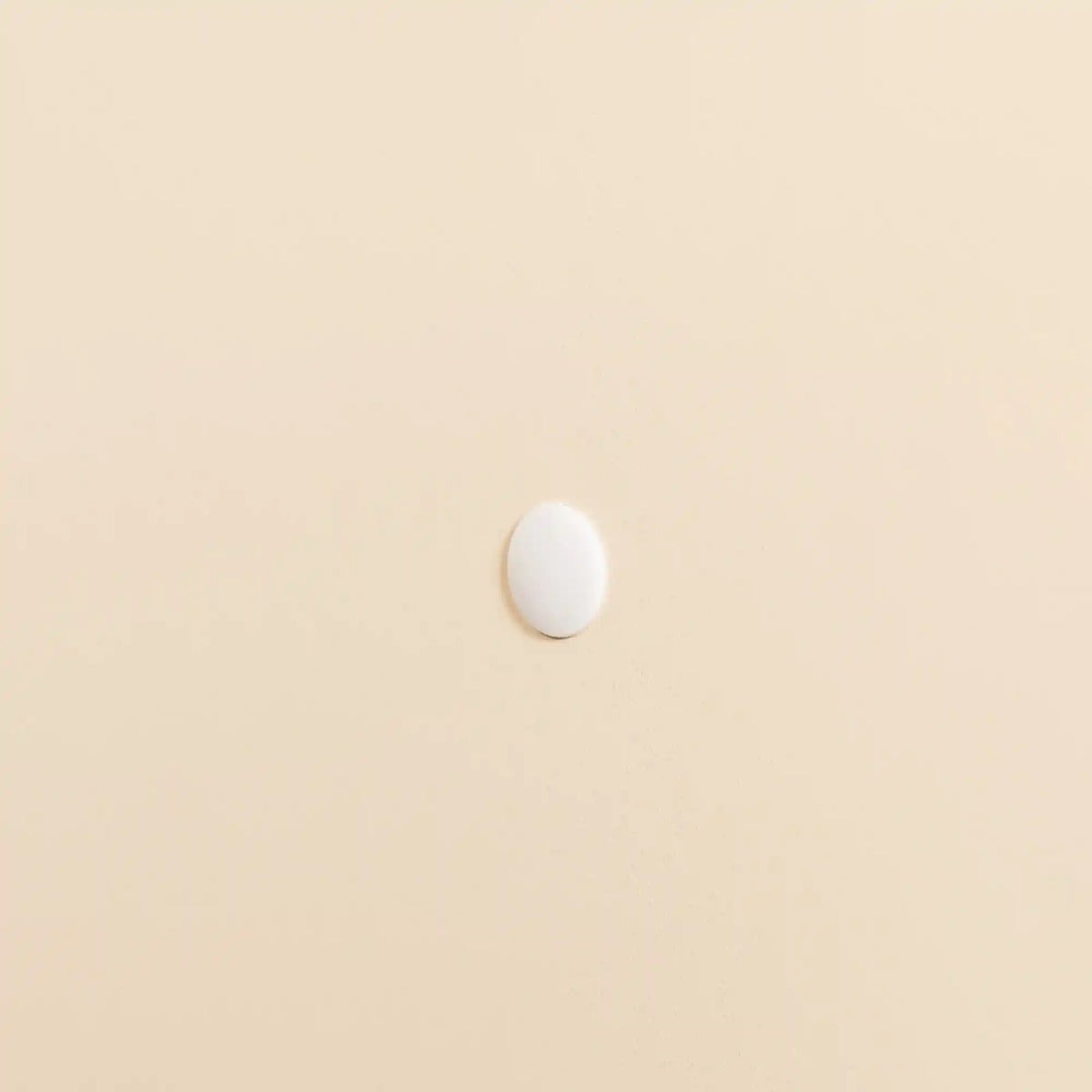 Cache-vis blanc crème installé sur un meuble PILOTIS
::visuel:creme