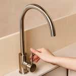 Robinet finition inox installé sur un évier PILOTIS
::visuel:creme