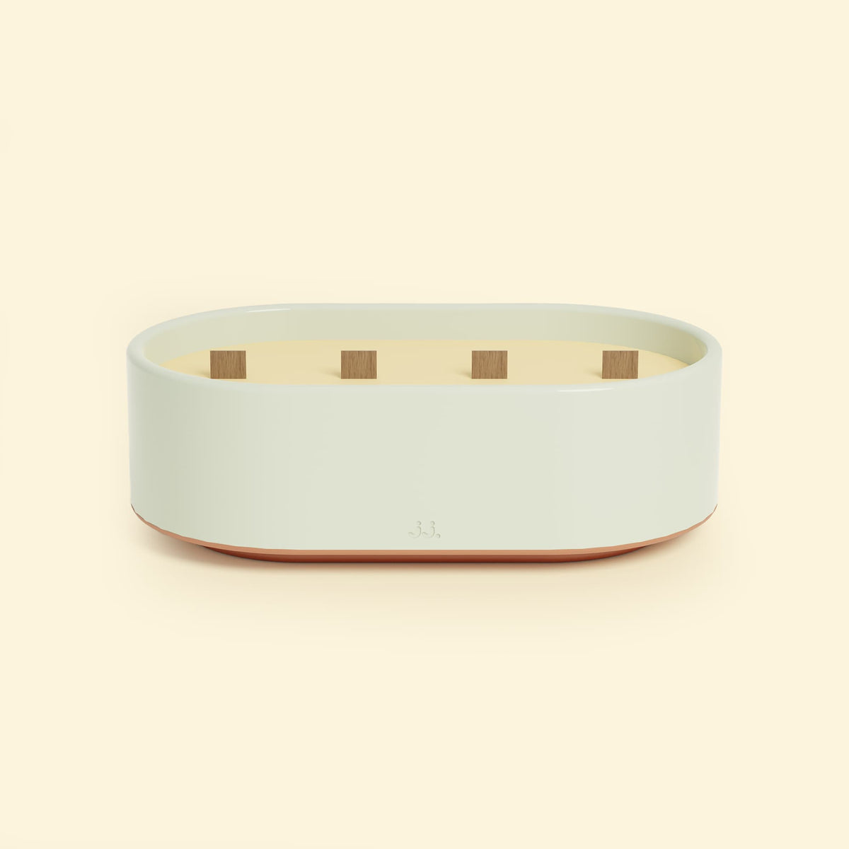 Bougie Totem L Vert d’eau – Citronnelle & Eucalyptus, grande bougie ovale à triple mèche en bois, posée sur un fond beige clair.
