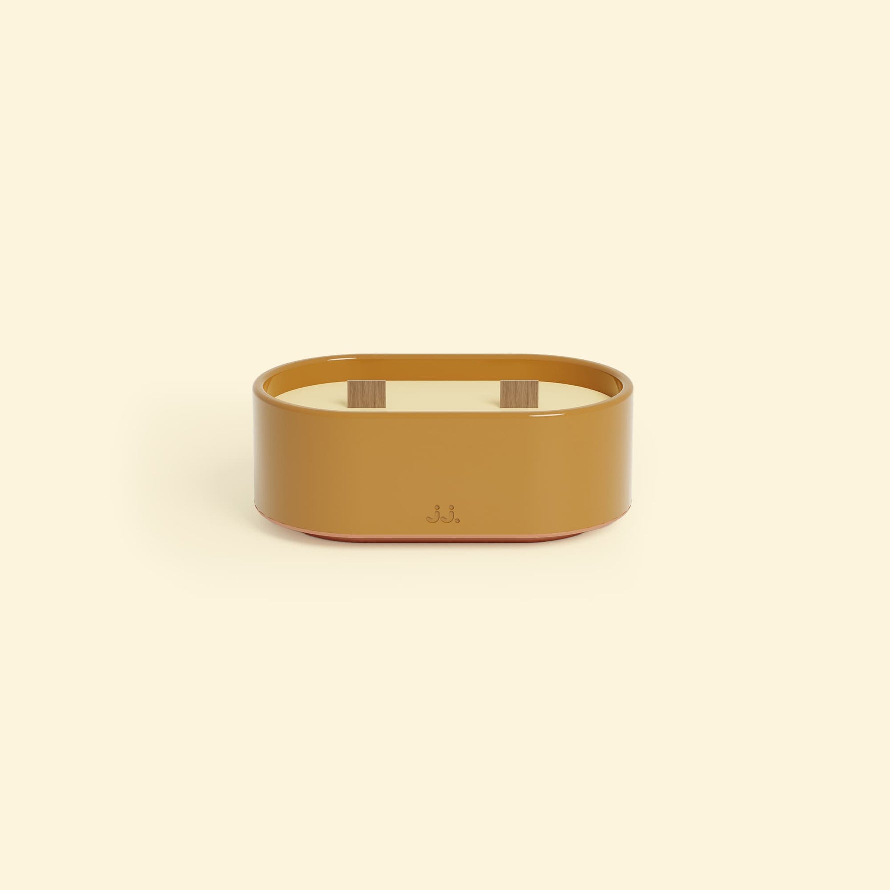 Bougie Totem S Brun terre de sienne – Citronnelle & Fleur d’oranger, bougie ovale à double mèche en bois, posée sur un fond beige clair.::visuel:fleur