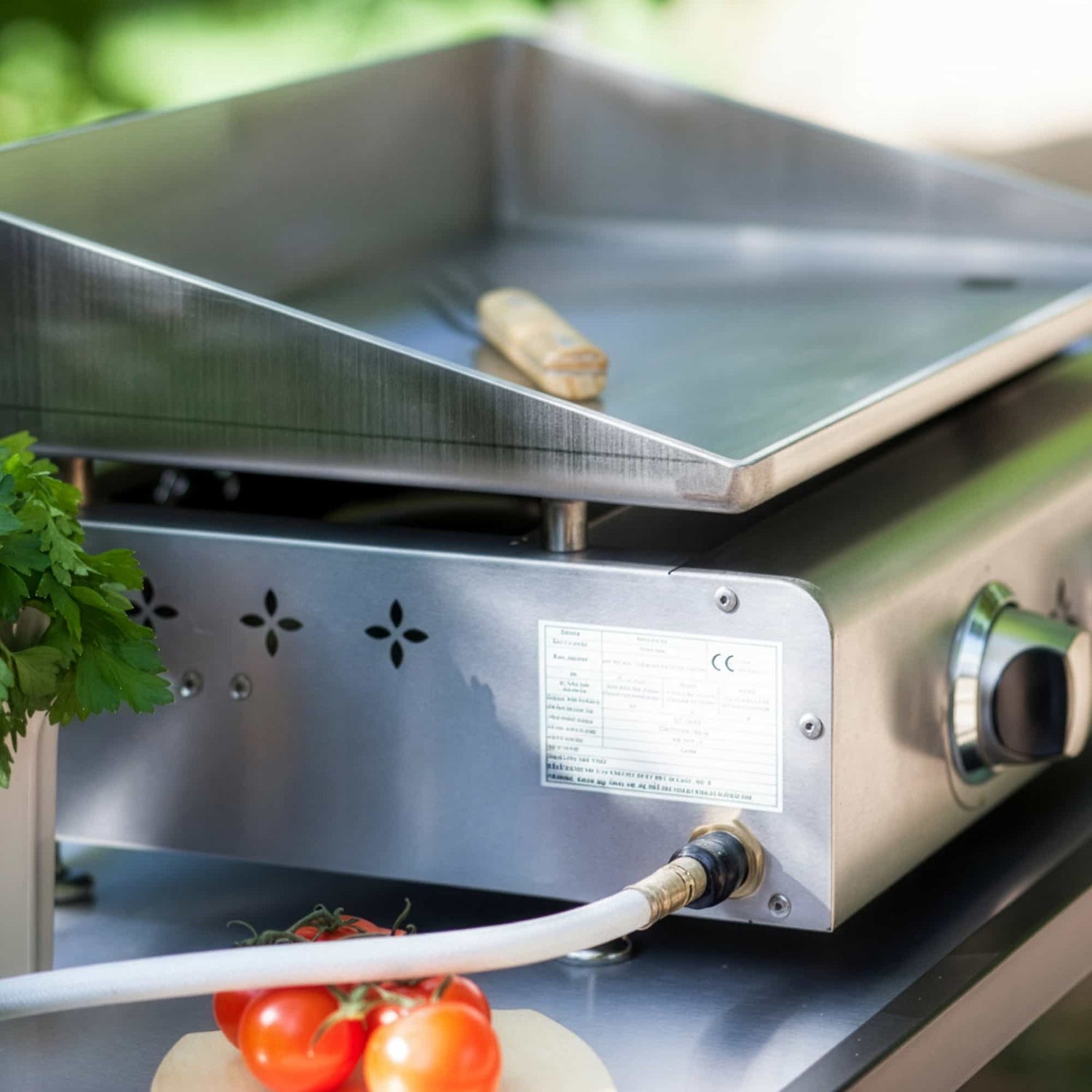 Branchement du tuyau de gaz sur une plancha Vivaplancha, installation simple et sécurisée