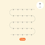 Guirlande lumineuse d’extérieur de 7,5 mètres avec 25 ampoules transparentes, idéale pour créer une ambiance chaleureuse sur une terrasse, un balcon ou dans un jardin.